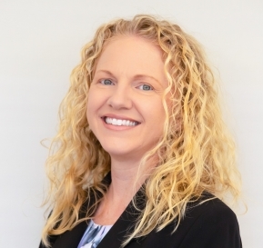 Kim Baldes Headshot